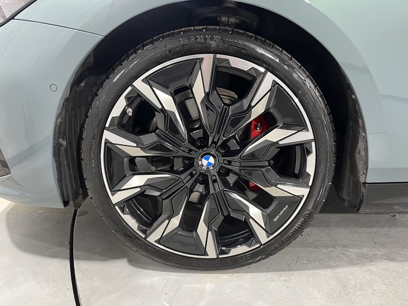 2026 (75) BMW 5 SERIES 520i M Sport Pro 4dr Auto 5451398