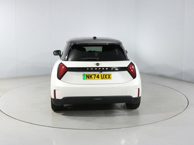 2024 (74) MINI COOPER 160kW SE Exclusive 54kWh 3dr Auto 5487932
