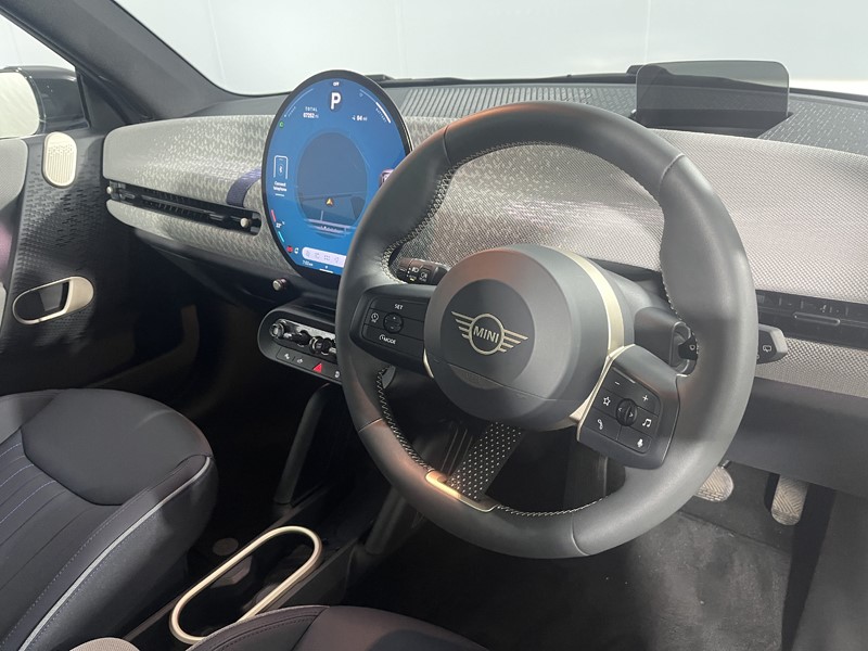 2024 (74) MINI COOPER 160kW SE Exclusive 54kWh 3dr Auto 5487923