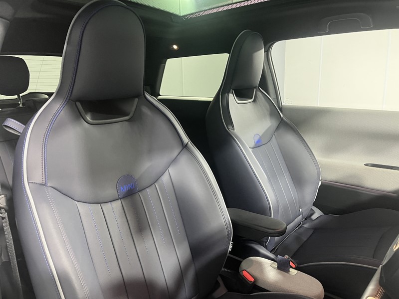 2024 (74) MINI COOPER 160kW SE Exclusive 54kWh 3dr Auto 5487928