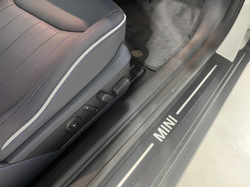 2024 (74) MINI COOPER 160kW SE Exclusive 54kWh 3dr Auto 5487937
