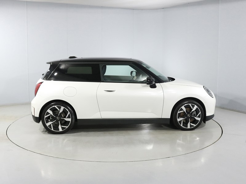2024 (74) MINI COOPER 160kW SE Exclusive 54kWh 3dr Auto 5487920