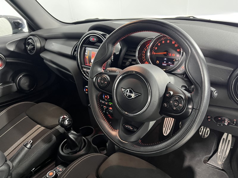 2020 (70) MINI HATCHBACK 1.5 Cooper Sport II 3dr 5487965