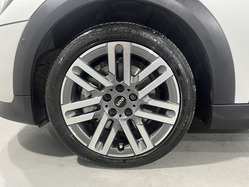 2025 (75) MINI COOPER 1.5 C Classic 3dr Auto 5488055