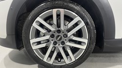 2025 (75) MINI COOPER 1.5 C Classic 3dr Auto 5488055
