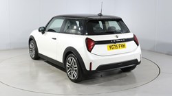 2025 (75) MINI COOPER 1.5 C Classic 3dr Auto 1