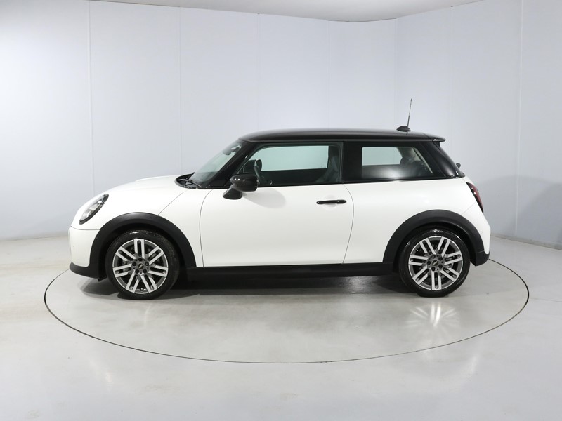 2025 (75) MINI COOPER 1.5 C Classic 3dr Auto 5488080