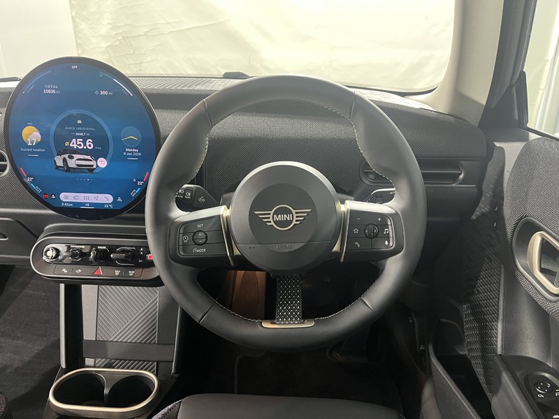 2025 (75) MINI COOPER 1.5 C Classic 3dr Auto 5488046