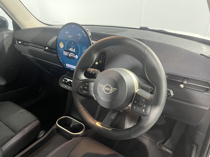 2025 (75) MINI COOPER 1.5 C Classic 3dr Auto 5488047
