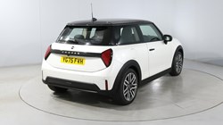 2025 (75) MINI COOPER 1.5 C Classic 3dr Auto 5488079