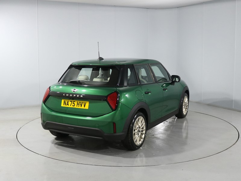 2025 (75) MINI COOPER 1.5 C Exclusive 5dr Auto 5484469
