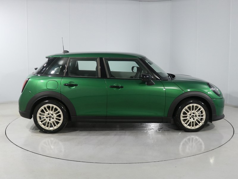 2025 (75) MINI COOPER 1.5 C Exclusive 5dr Auto 5484430