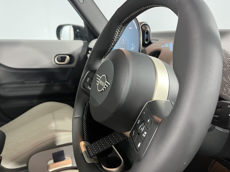 2025 (75) MINI COOPER 1.5 C Exclusive 5dr Auto 5484448