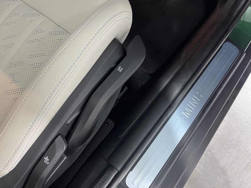 2025 (75) MINI COOPER 1.5 C Exclusive 5dr Auto 5484446