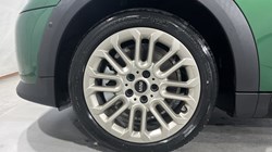 2025 (75) MINI COOPER 1.5 C Exclusive 5dr Auto 5484441