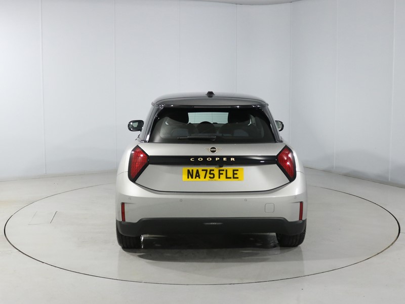 2025 (75) MINI COOPER 135kW E Classic 41kWh 3dr Auto 5484274