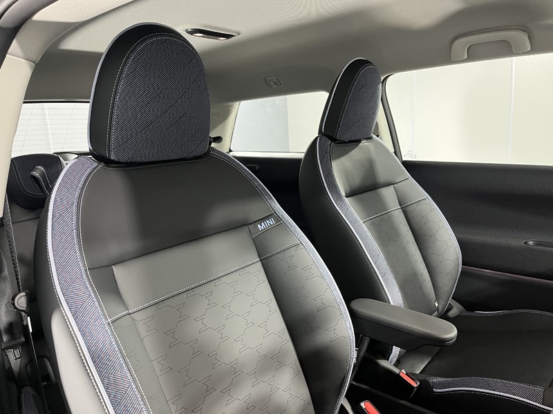 2025 (75) MINI COOPER 135kW E Classic 41kWh 3dr Auto 5484270
