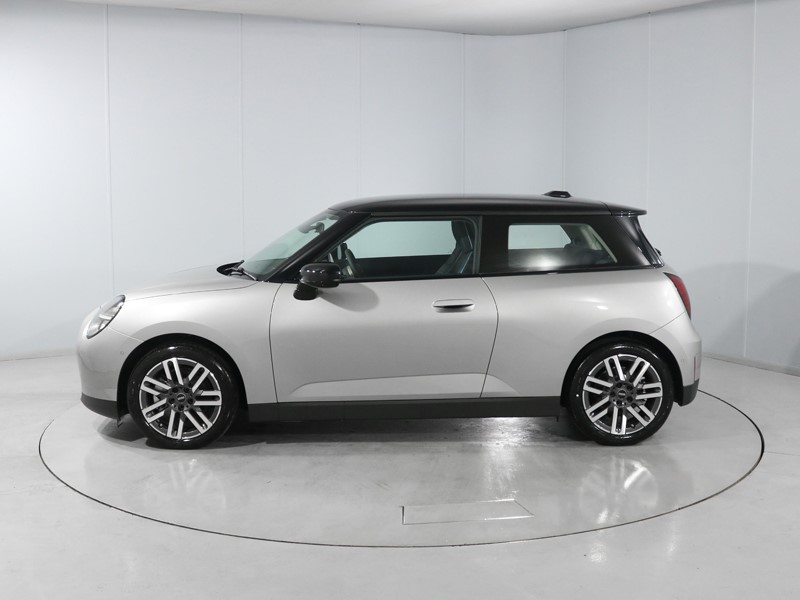 2025 (75) MINI COOPER 135kW E Classic 41kWh 3dr Auto 5484298