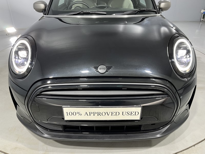 2022 (72) MINI HATCHBACK 1.5 Cooper Exclusive 3dr Auto 5511395