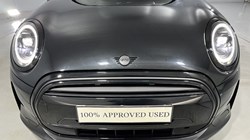2022 (72) MINI HATCHBACK 1.5 Cooper Exclusive 3dr Auto 5511395