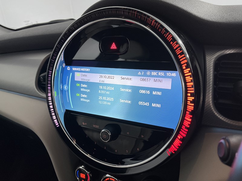 2022 (72) MINI HATCHBACK 1.5 Cooper Exclusive 3dr Auto 5511387