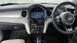 2022 (72) MINI HATCHBACK 1.5 Cooper Exclusive 3dr Auto 5511364