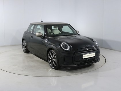 2022 (72) MINI HATCHBACK 1.5 Cooper Exclusive 3dr Auto