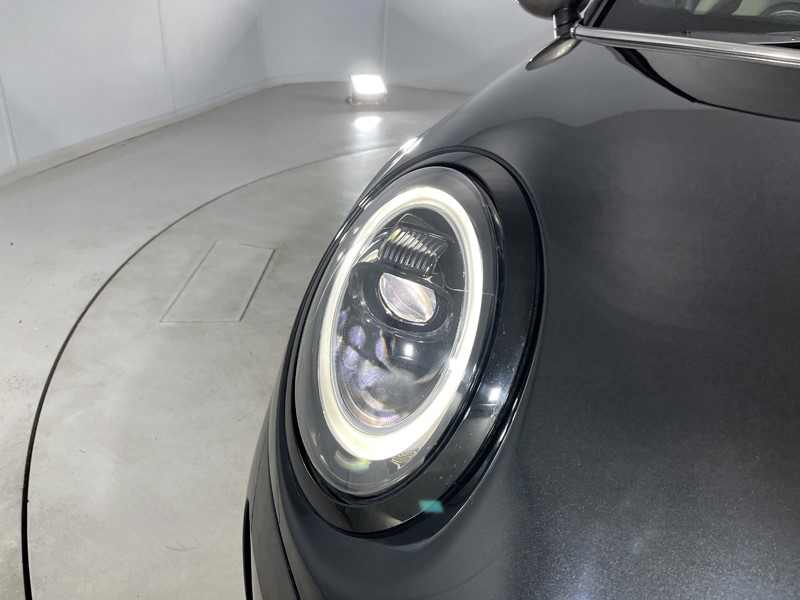 2022 (72) MINI HATCHBACK 1.5 Cooper Exclusive 3dr Auto 5511394
