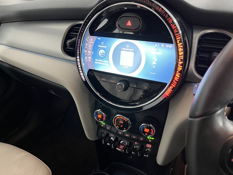 2022 (72) MINI HATCHBACK 1.5 Cooper Exclusive 3dr Auto 5511368