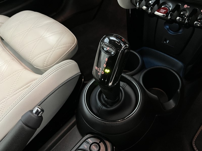 2022 (72) MINI HATCHBACK 1.5 Cooper Exclusive 3dr Auto 5511370