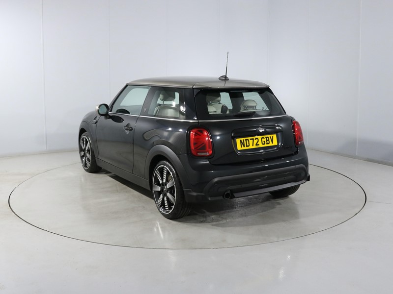 2022 (72) MINI HATCHBACK 1.5 Cooper Exclusive 3dr Auto