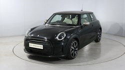 2022 (72) MINI HATCHBACK 1.5 Cooper Exclusive 3dr Auto 5511398