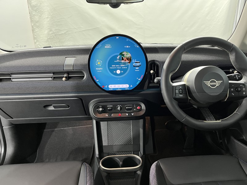 2025 (75) MINI COOPER 1.5 C Classic 3dr Auto 5492625