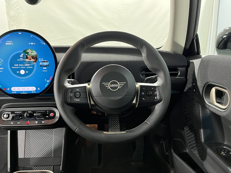 2025 (75) MINI COOPER 1.5 C Classic 3dr Auto 5492626