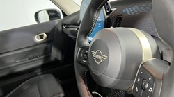 2025 (75) MINI COOPER 1.5 C Classic 3dr Auto 5492642