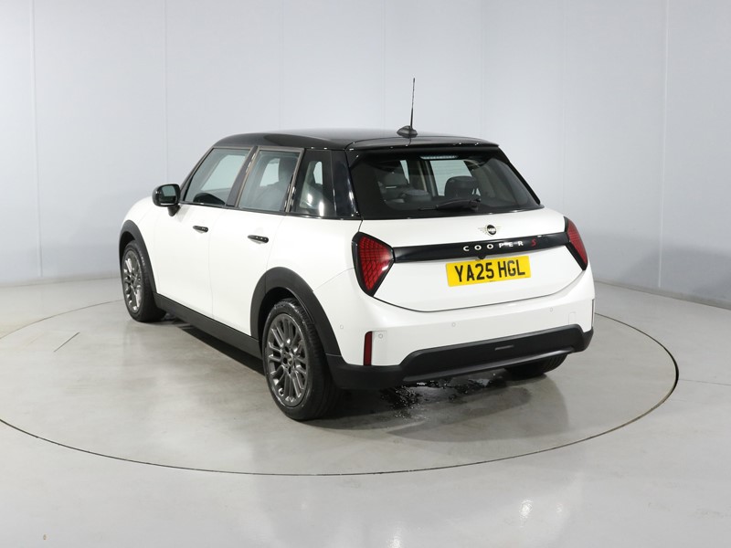2025 (25) MINI COOPER 2.0 S Classic 5dr Auto 1