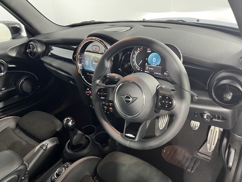 2022 (22) MINI CONVERTIBLE 1.5 Cooper Sport 2dr 5561520