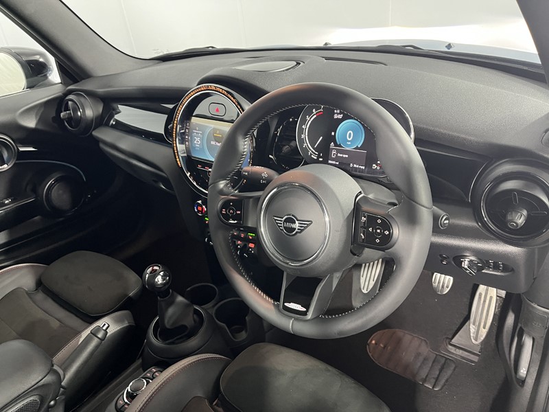 2022 (22) MINI CONVERTIBLE 1.5 Cooper Sport 2dr 5564793