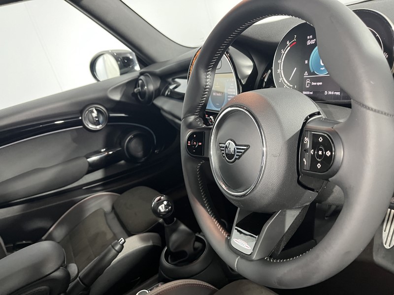 2022 (22) MINI CONVERTIBLE 1.5 Cooper Sport 2dr 5564808