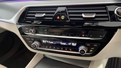 2020 (69) BMW 5 SERIES 520i M Sport 4dr Auto 5552621