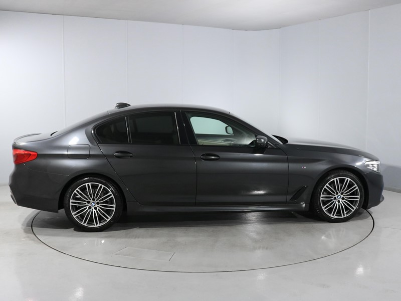 2020 (69) BMW 5 SERIES 520i M Sport 4dr Auto 5552593