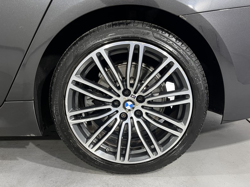 2020 (69) BMW 5 SERIES 520i M Sport 4dr Auto 5552604