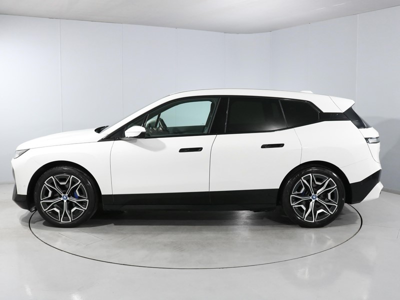 2022 (22) BMW iX 240kW xDrive40 M Sport 76.6kWh 5dr Auto 5535030