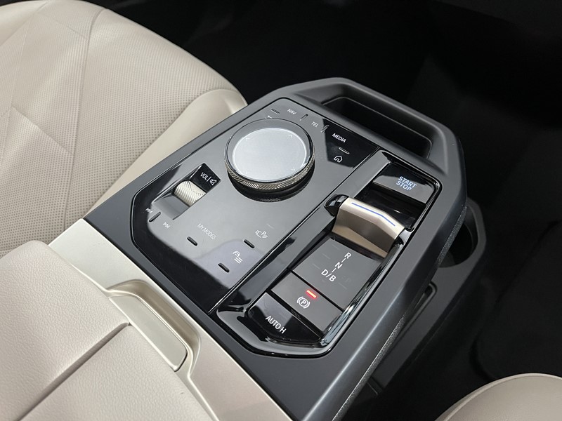 2023 (23) BMW iX 240kW xDrive40 M Sport 76.6kWh 5dr Auto 5539846