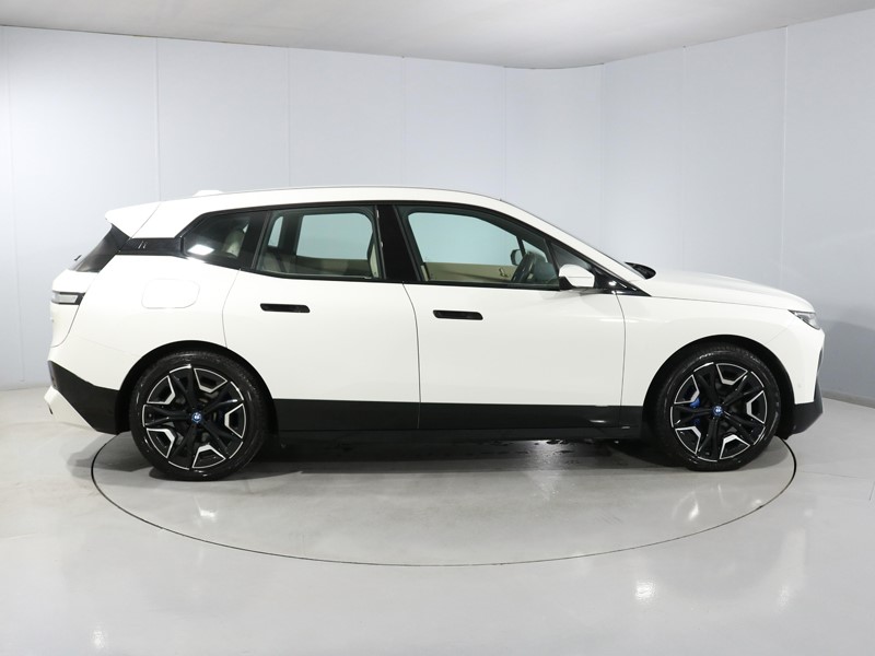 2023 (23) BMW iX 240kW xDrive40 M Sport 76.6kWh 5dr Auto 5539839