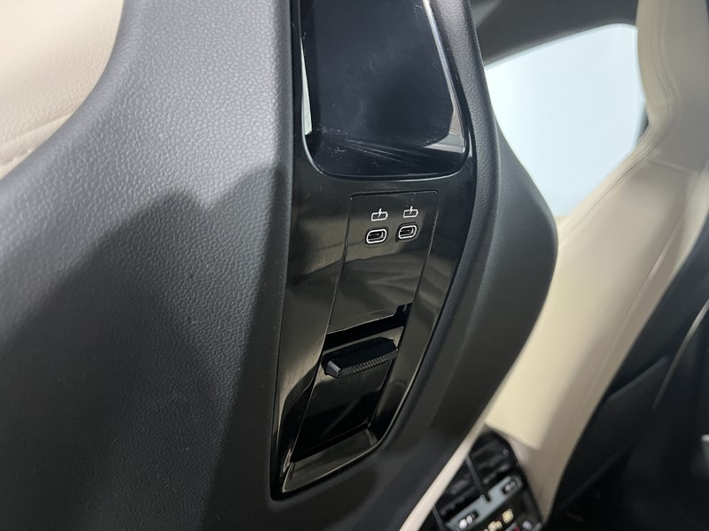 2023 (23) BMW iX 240kW xDrive40 M Sport 76.6kWh 5dr Auto 5539875