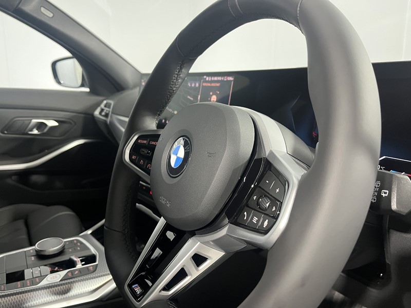 2026 (26) BMW 3 SERIES 320i M Sport 5dr Step Auto 5853502