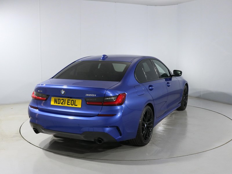 2021 (21) BMW 3 SERIES 320i xDrive M Sport 4dr Step Auto 5706236