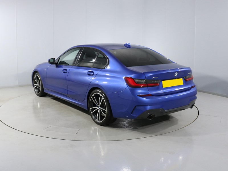 2021 (21) BMW 3 SERIES 320i xDrive M Sport 4dr Step Auto 1