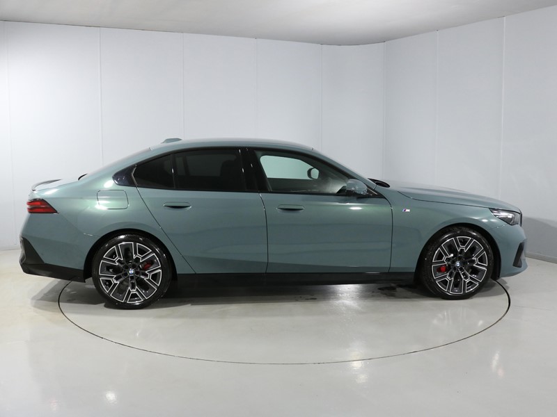 2025 (75) BMW 5 SERIES 520i M Sport Pro 4dr Auto 5677524